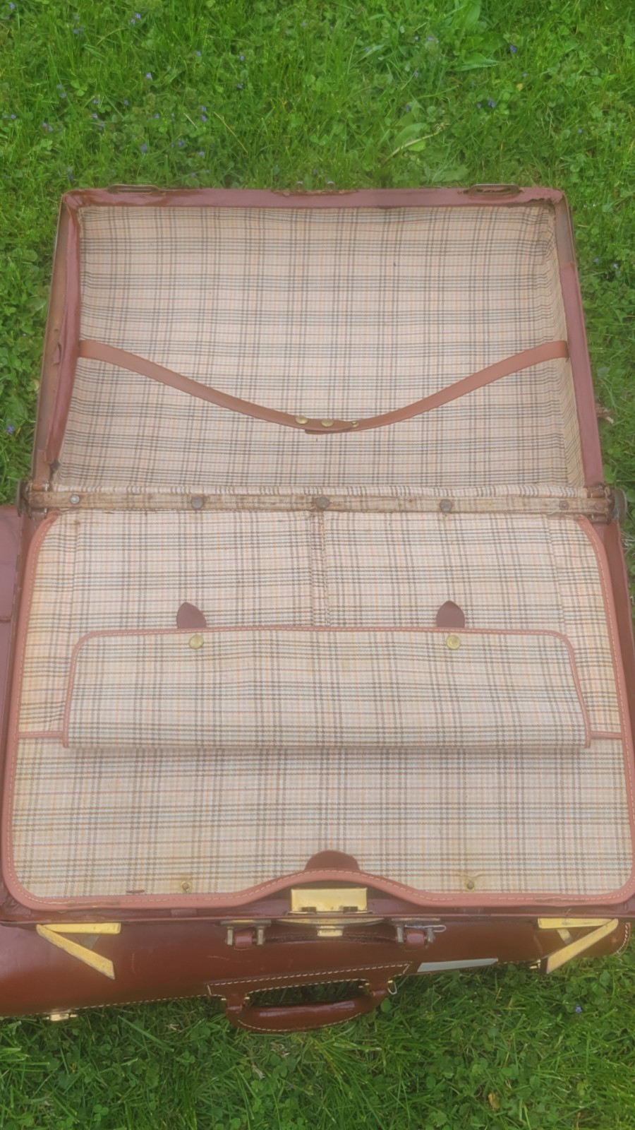 Vintage Wheary Luggage Set Of 2 Suitcases Genuine Cowhide Leather