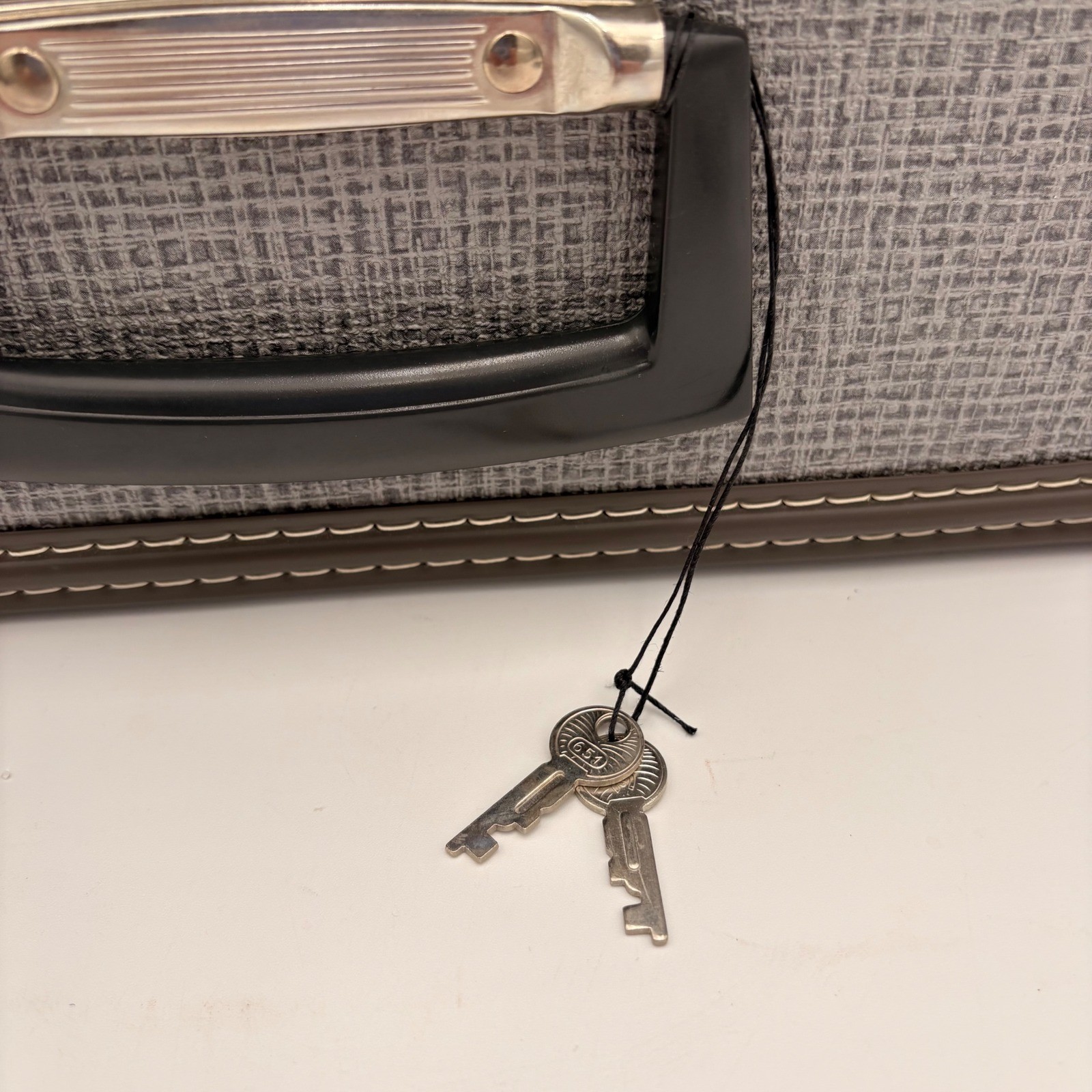 Vtg Grey Textured Hard Shell Suitcase MCM Style Luggage w Keys Made in Norway