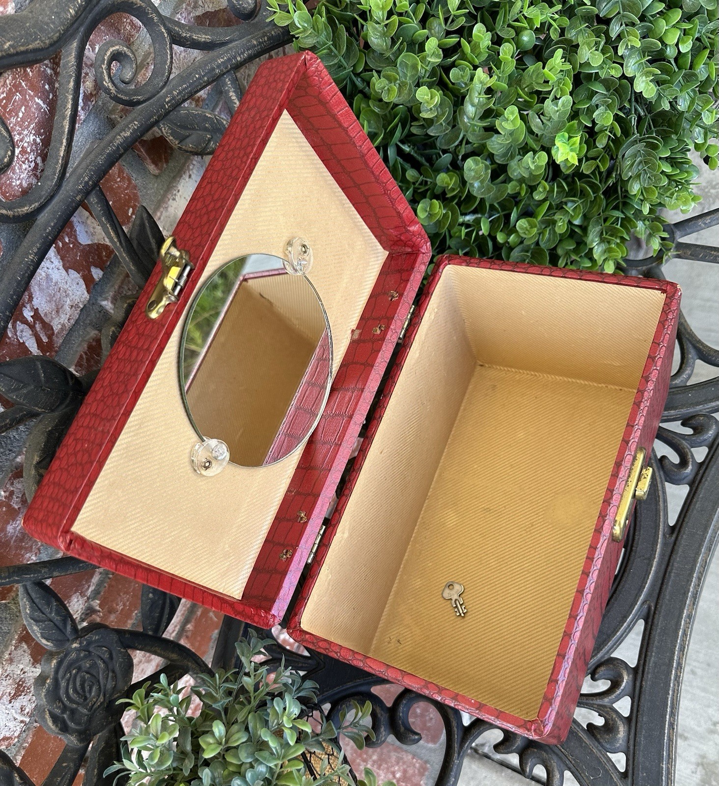 Vintage Alligator Embossed Train Case; Cranberry Red/Tan Int & Mirror; Locks/Key