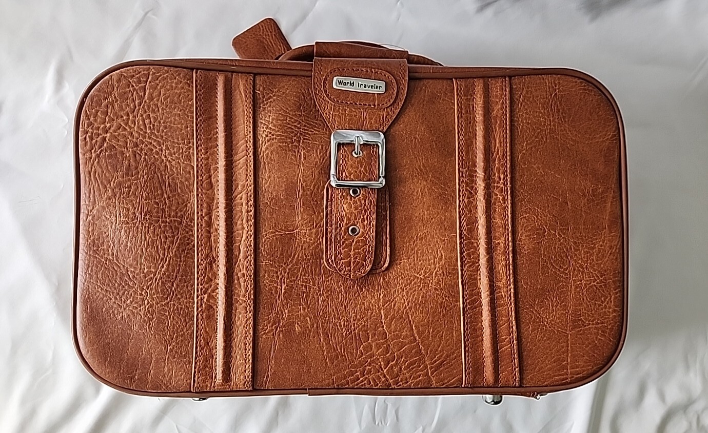 Vintage World Traveler English Style Leather Carry On Luggage Suitcase EUC