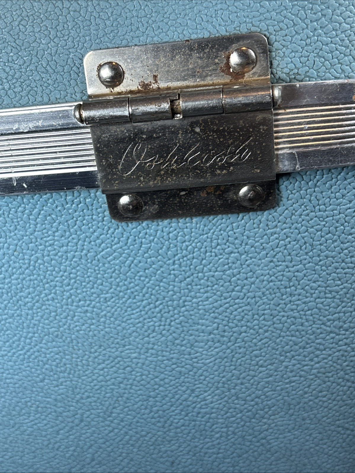 Vintage Oshkosh “None Finer Round The World” 14in Teal Train Makeup Case Luggage