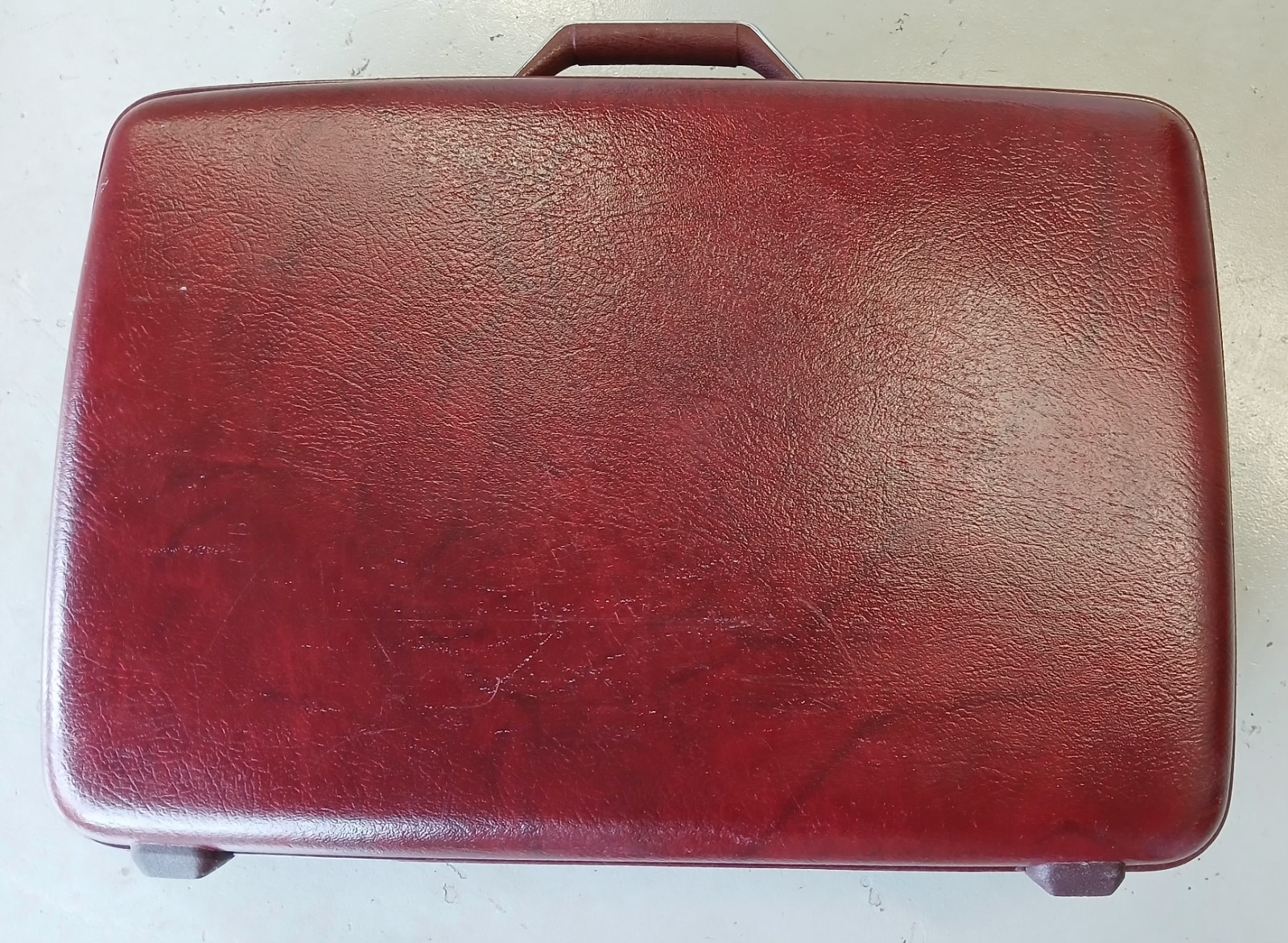 Vintage American Tourister Hard Shell Suitcase Maroon Luggage 23”x17”x7” w/ Key