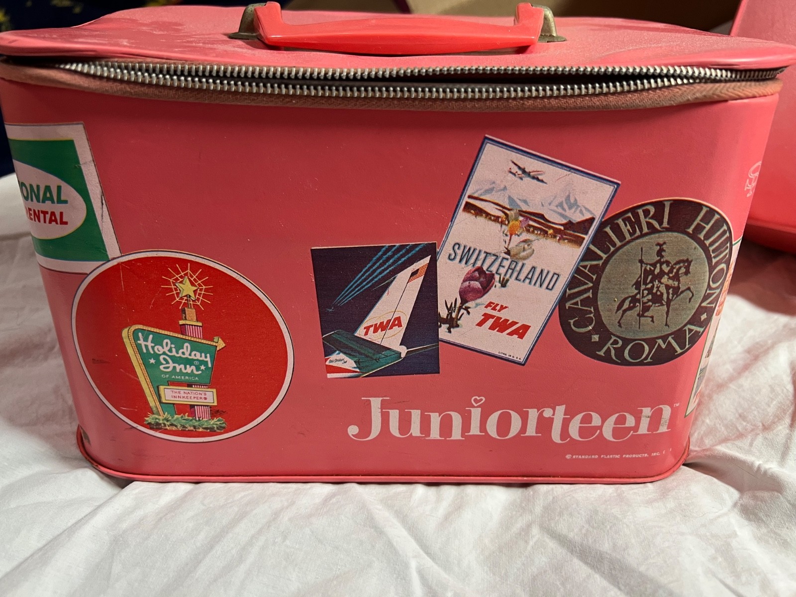 Juniorteen Pink Suitcase 1960s Garment Bag Case Barbie Standard Plastic
