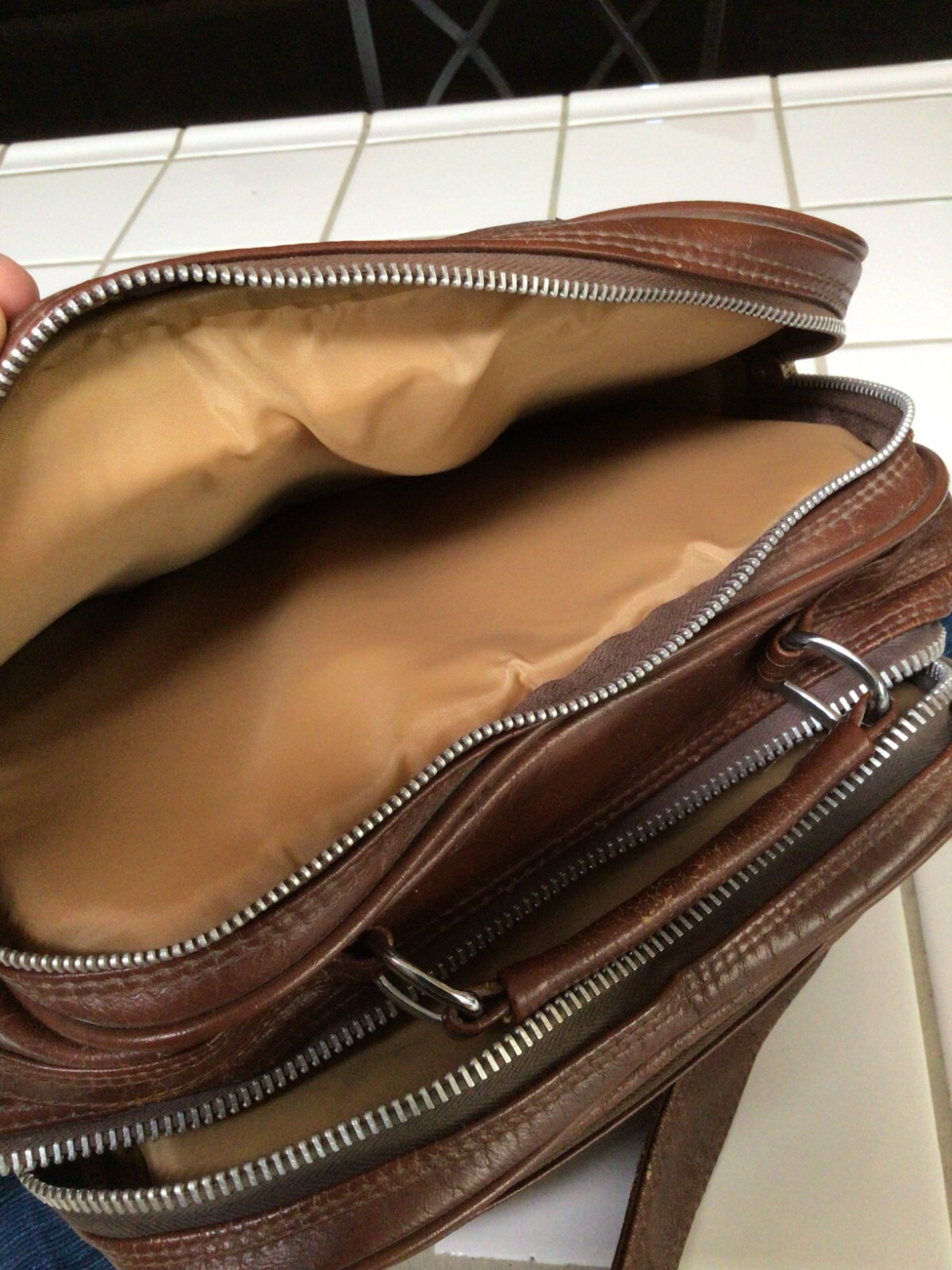 Vintage Brown Travel Bag Luggage Carry On Soft Vinyl Tote Shoulder Strap ~718A