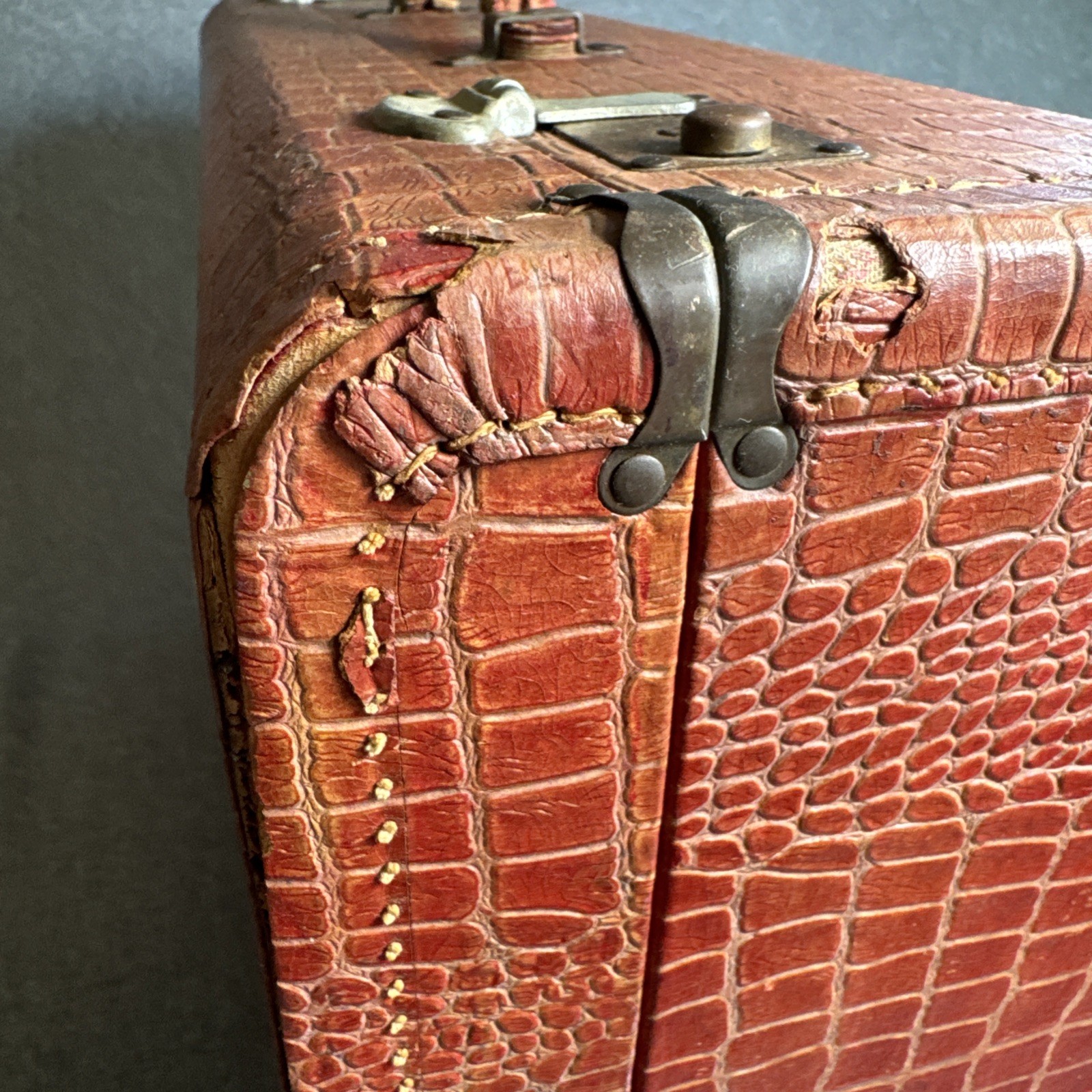 Vintage Red Leather Alligator Texture Suitcase Tan/Olive Interior MCM 21x14x6.5