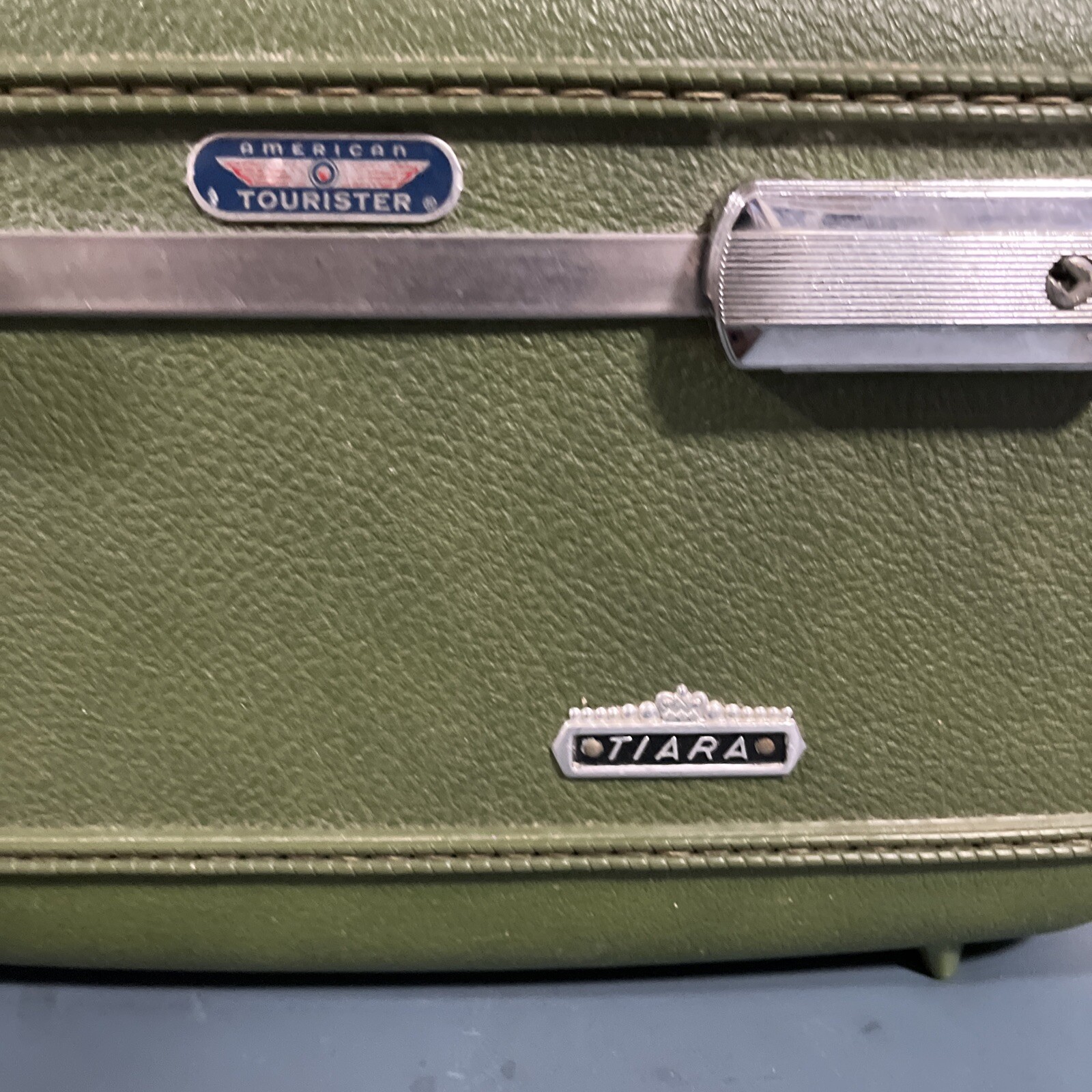 VTG American Tourister Train Makeup Case Avocado Green Hard Shell Travel Key