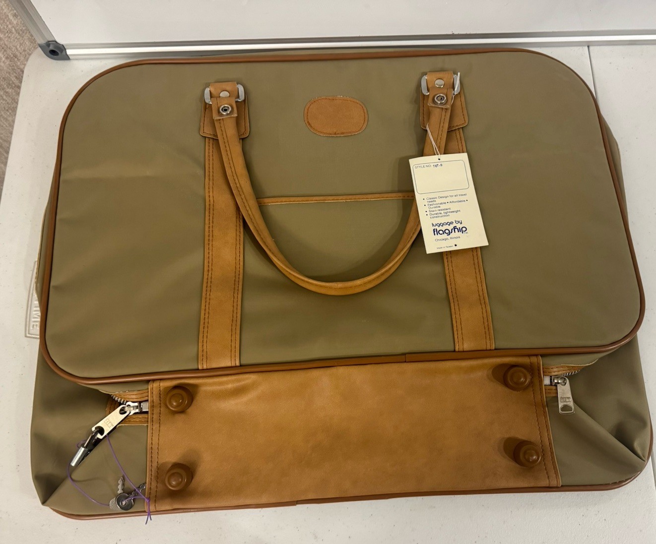 Vintage *NEW With Tags* Flagship Travel Bag Luggage Army Green Locking Suitcase