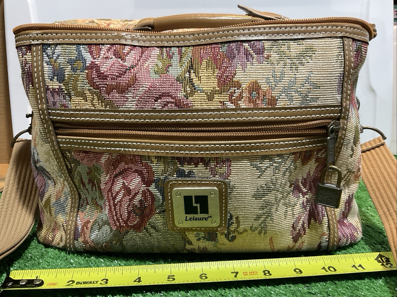 LEISURE Vintage Tapestry Floral Makeup Travel Bag Sz 13x8x7 W/Lock-Key Preowned