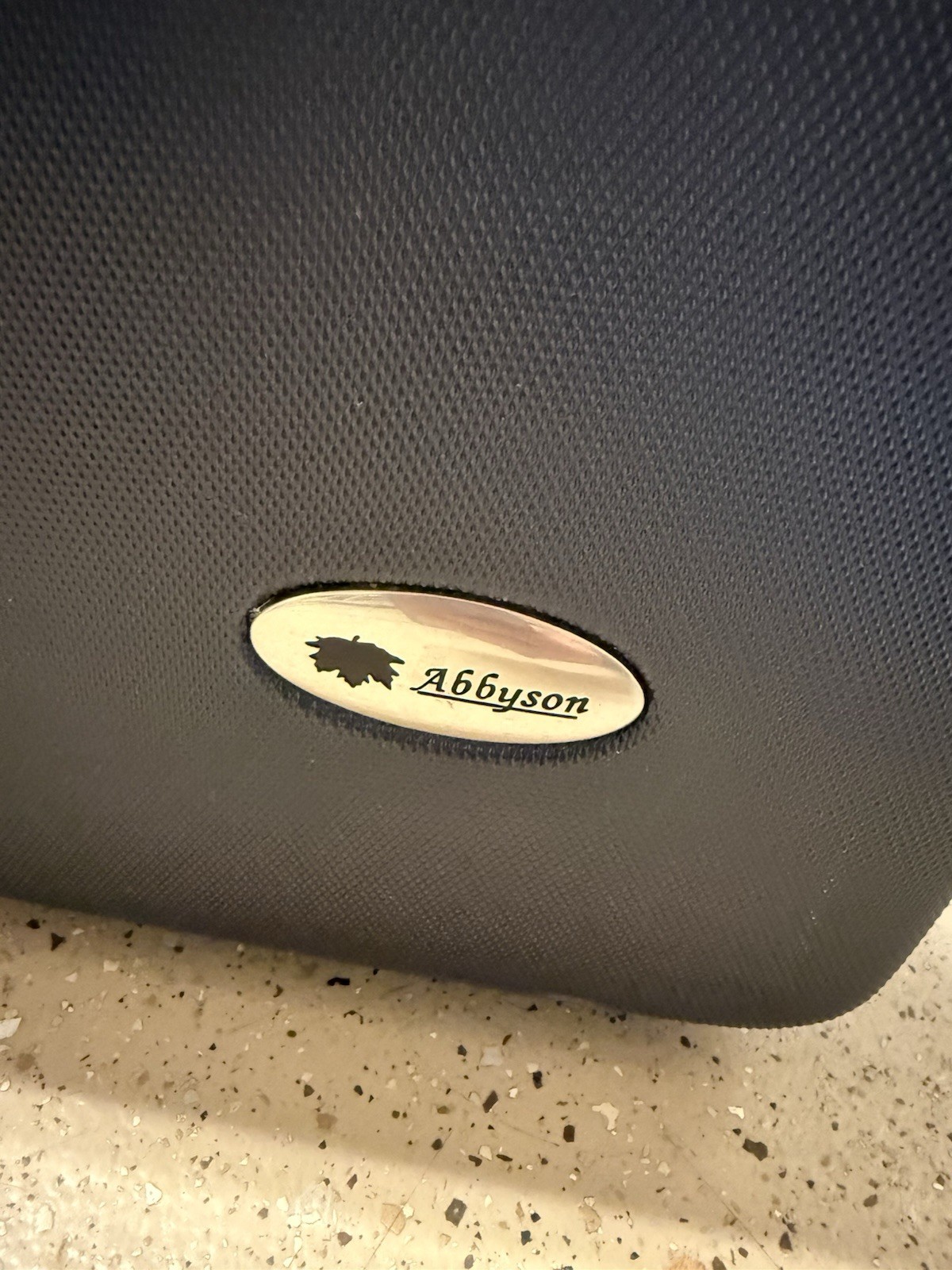 Vintage Abbyson Luggage Hard Side Luggage @@ small carry on size