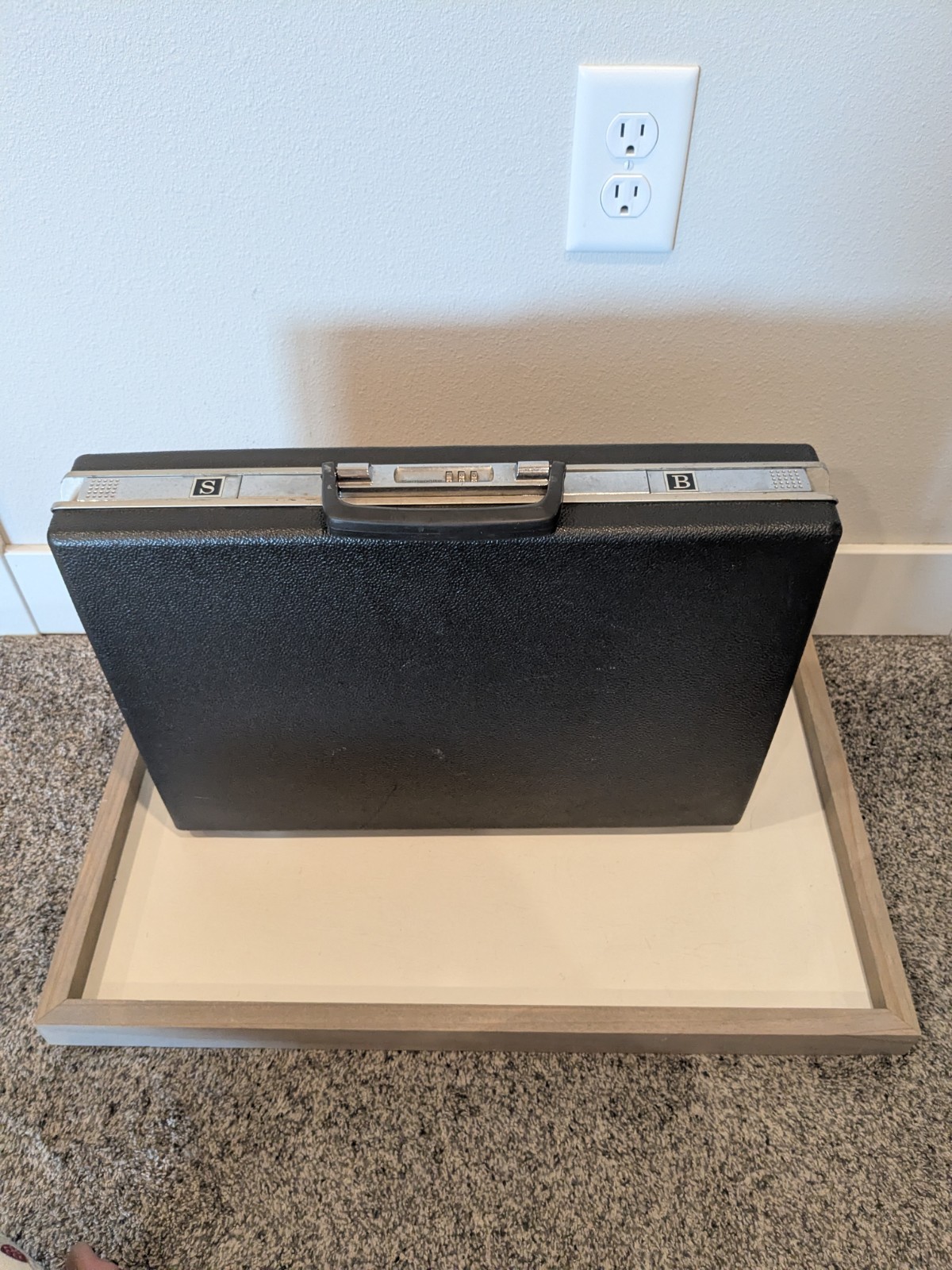 Vintage Retro Samsonite Hard-Shell Briefcase Dark Gray Combination Lock
