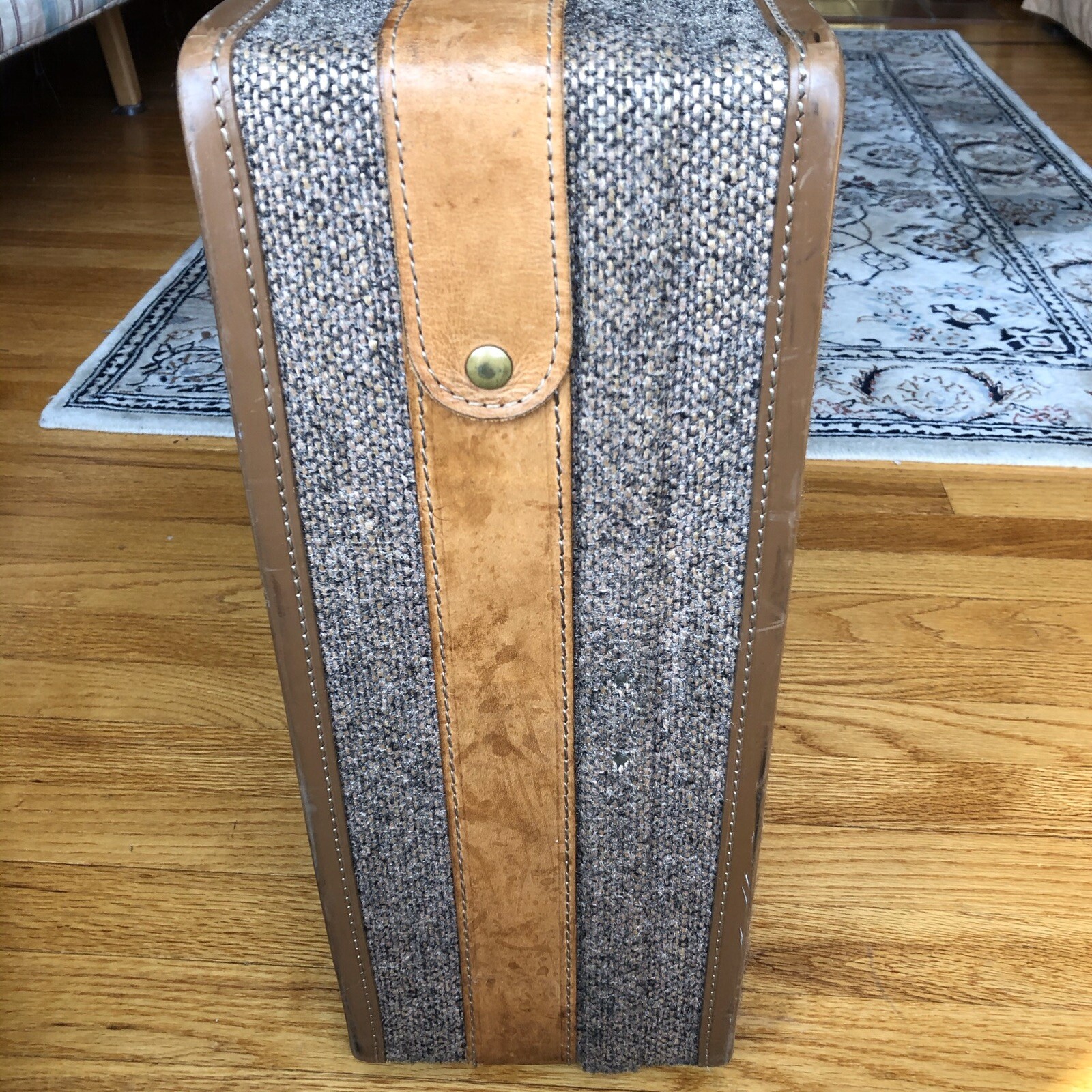 Hartmann Luggage Tweed & Belting Leather Medium 24″ Vintage Suitcase