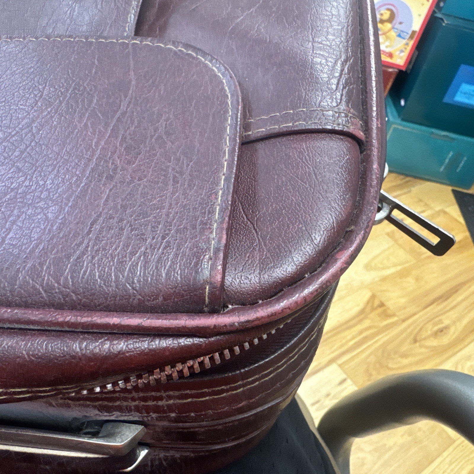 Vintage Samsonite Sonora II Carry On Luggage Suitcase21″x13″x8″ Burgundy Leather