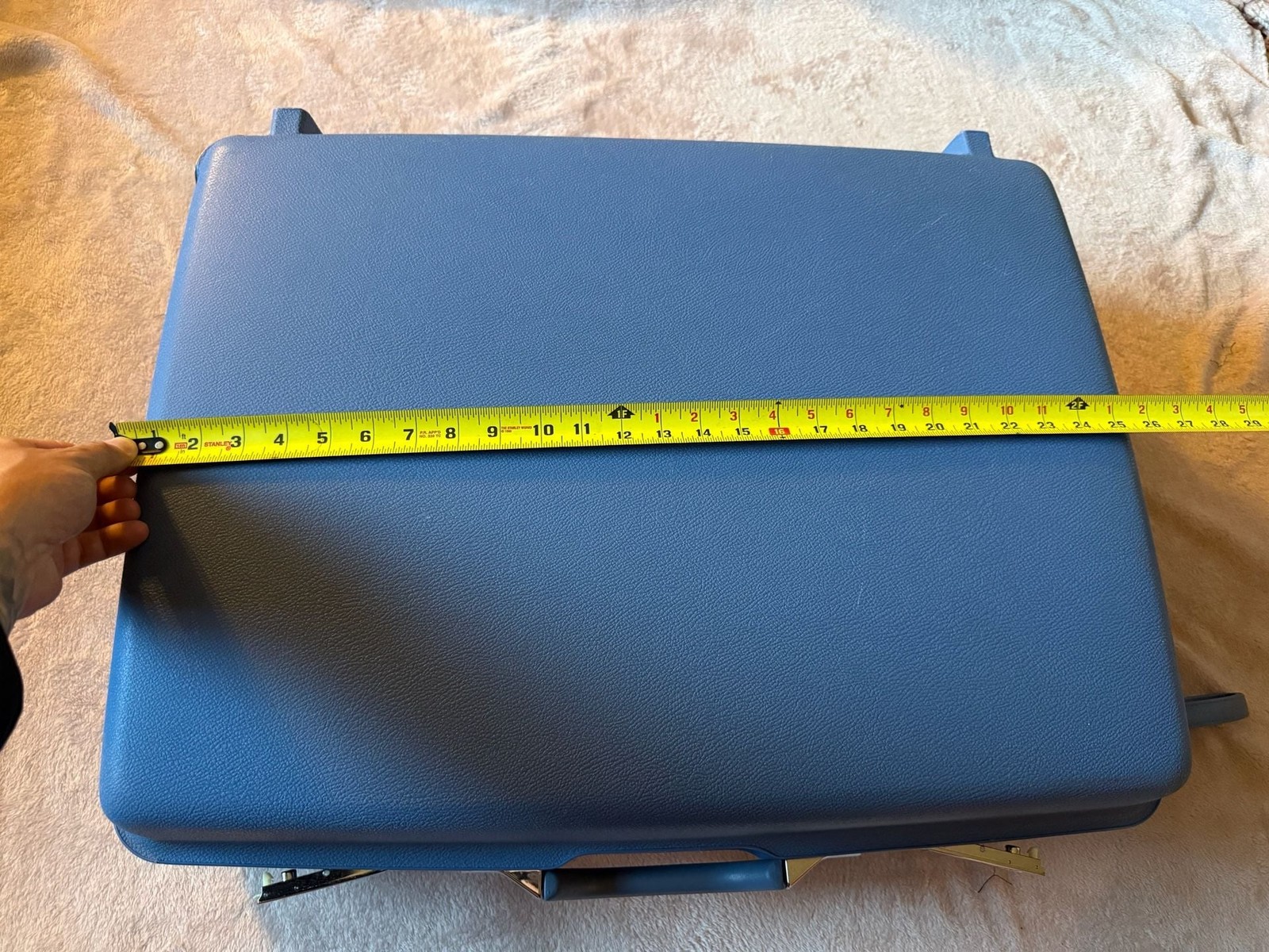 Vintage Samsonite Montbello II Blue Hard Shell Hardside Suitcase with Keys