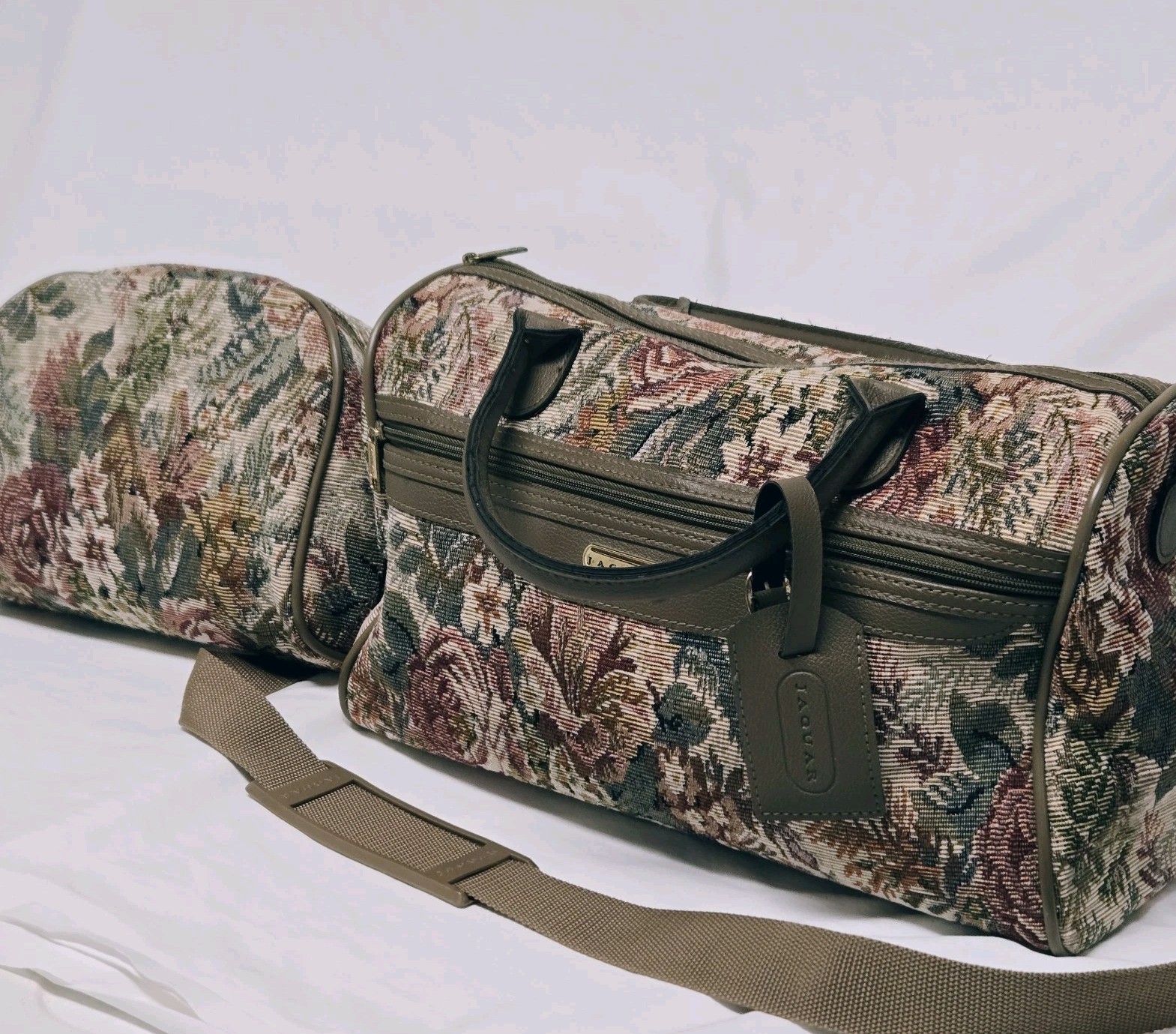 Jaguar Vintage Floral Tapestry Luggage Set Shoulder Bag Cosmetic Bag Vacation