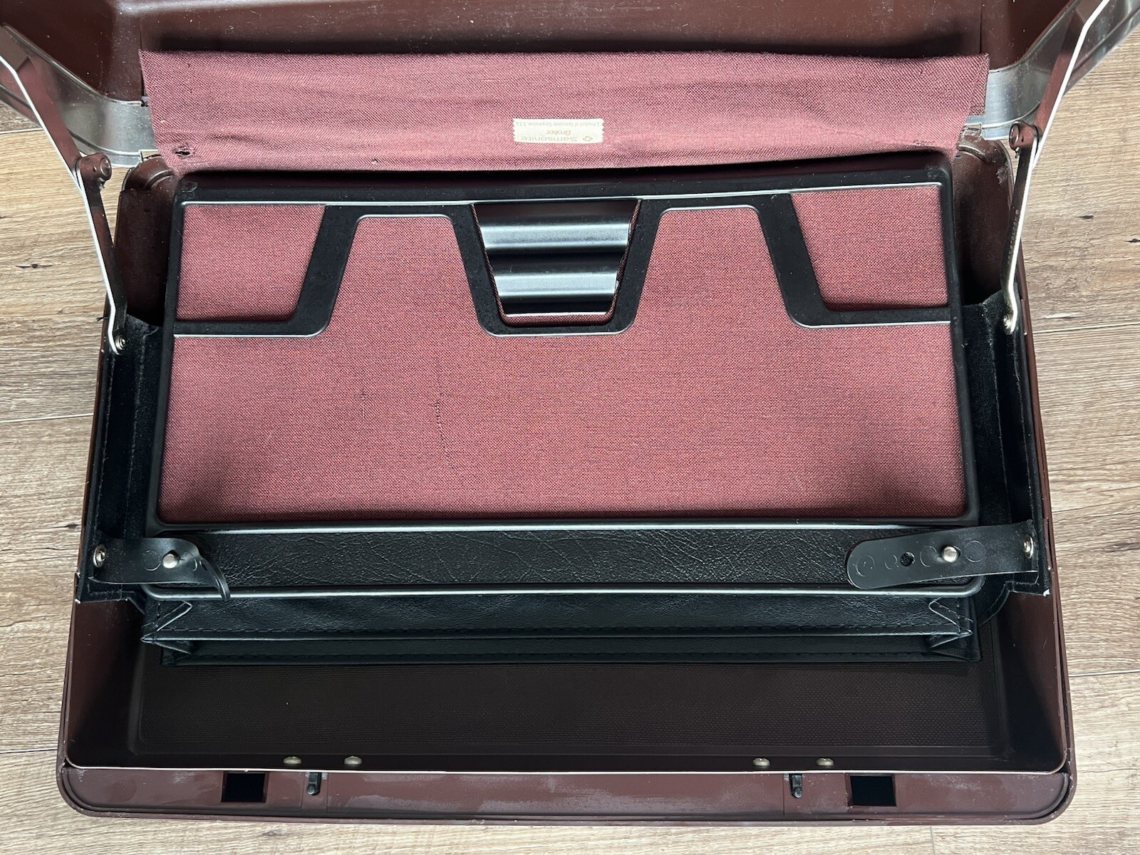 Vintage Samsonite Broker Briefcase Hard Shell Scuff Marks No Key Alignment Off