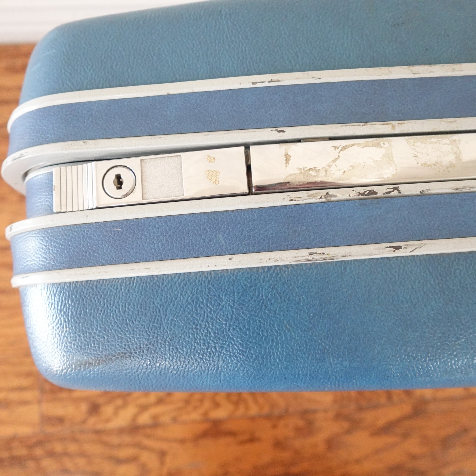 Vintage Samsonite Silhouette Blue Hard Shell Suitcase Large 29″ Luggage Retro