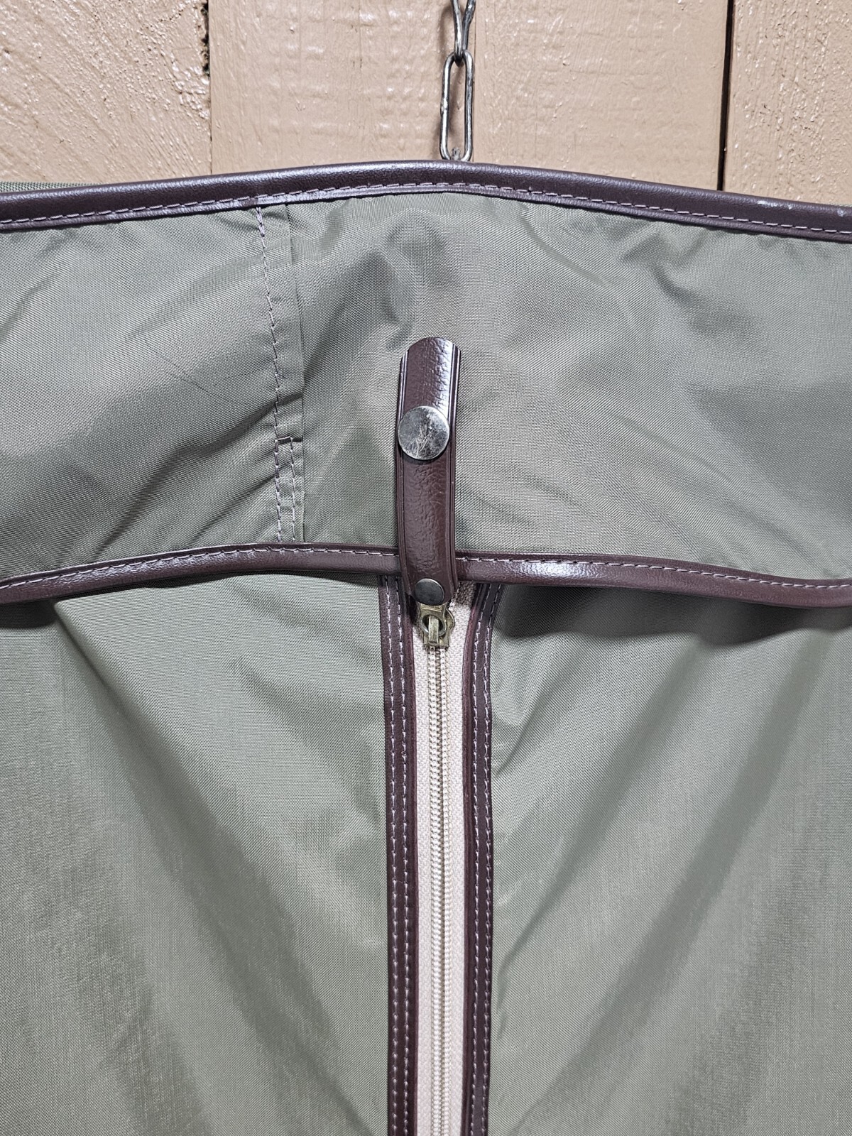 Vintage Samsonite Beautiful Leather Accent Garment Green Bag Luggage.