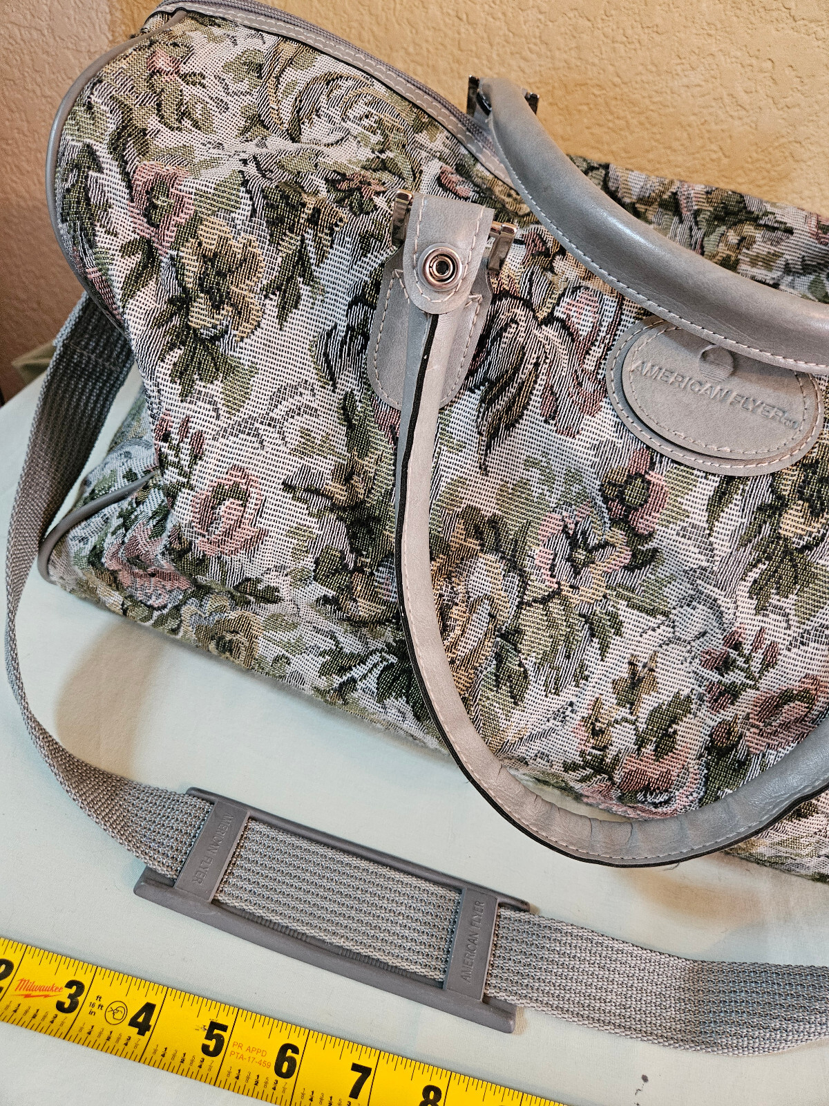 Vtg American Flyer Very Large Travel Tote Gym Bag Fabric Tapestry Gray Floral