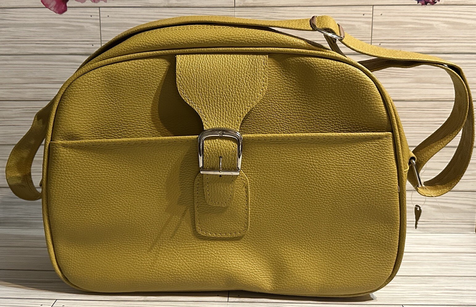 Vintage Samsonite Saturn II 15 x 11 x 5 Goldenrod Adjustable Strap Shoulder Bag