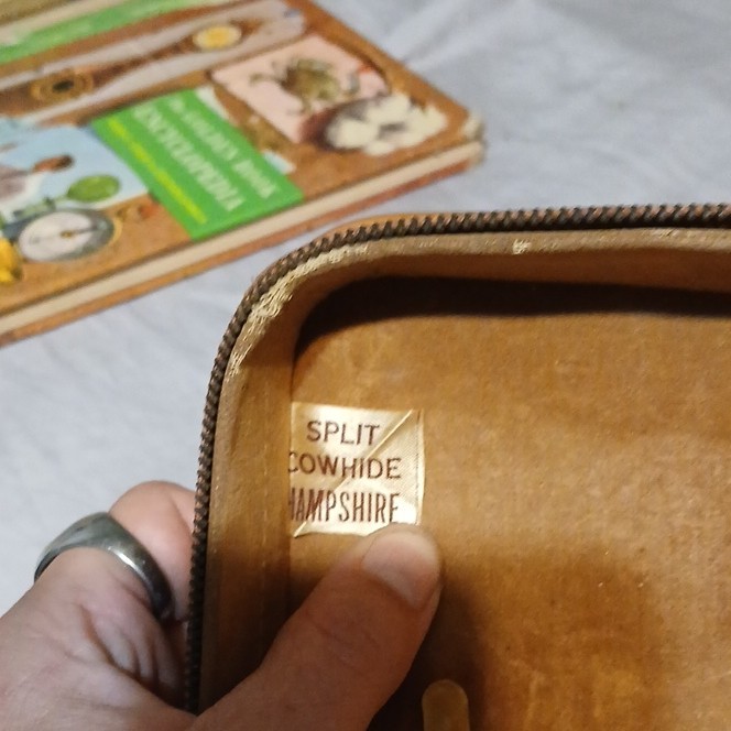 True Vintage 1950s Brown Leather Hard Zippered Vanity Case, Extra Compartments