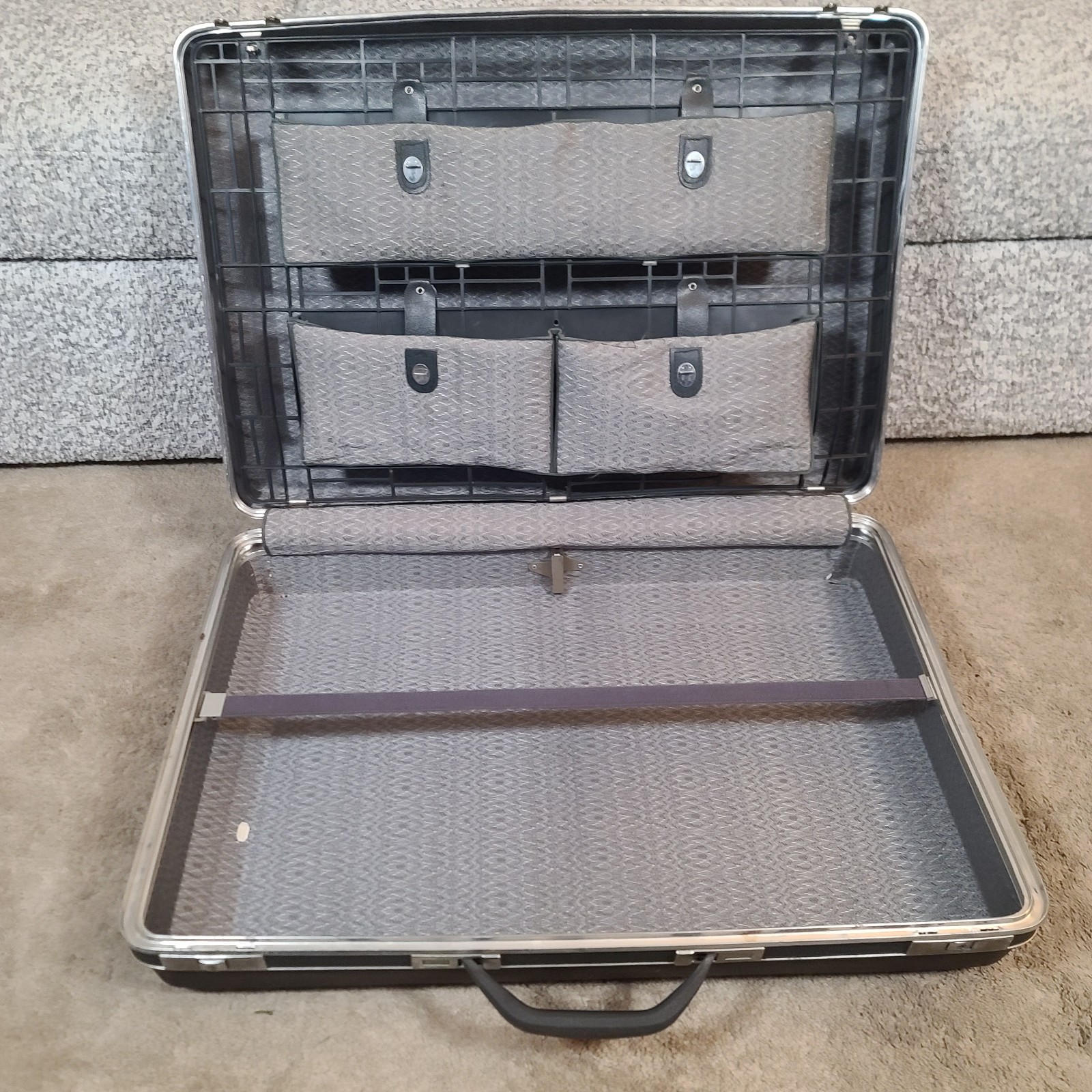 Vintage Sears Forecast Hard Shell Luggage Set w/Dividers Dark Gray No Keys