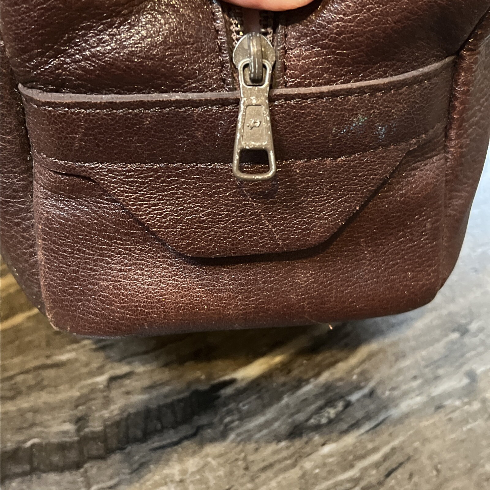 Vintage Authentic Longchamp Le Foulonne Brown Leather Cosmetic Shave Travel Bag