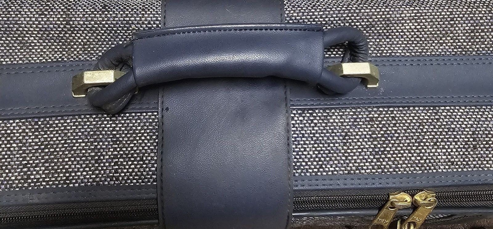 Saks Fifth Avenue Luggage Travel Suitcases Nesting Vintage Duffle Wardrobe Keys