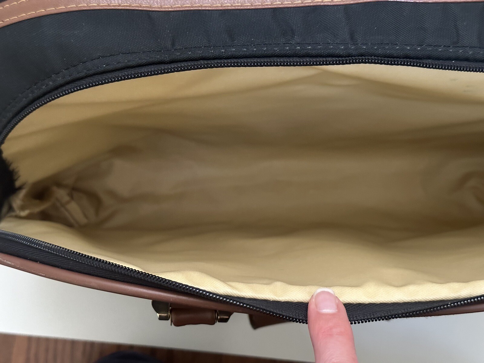 Lark Black Weekend Travel Duffle Bag Carry on Luggage