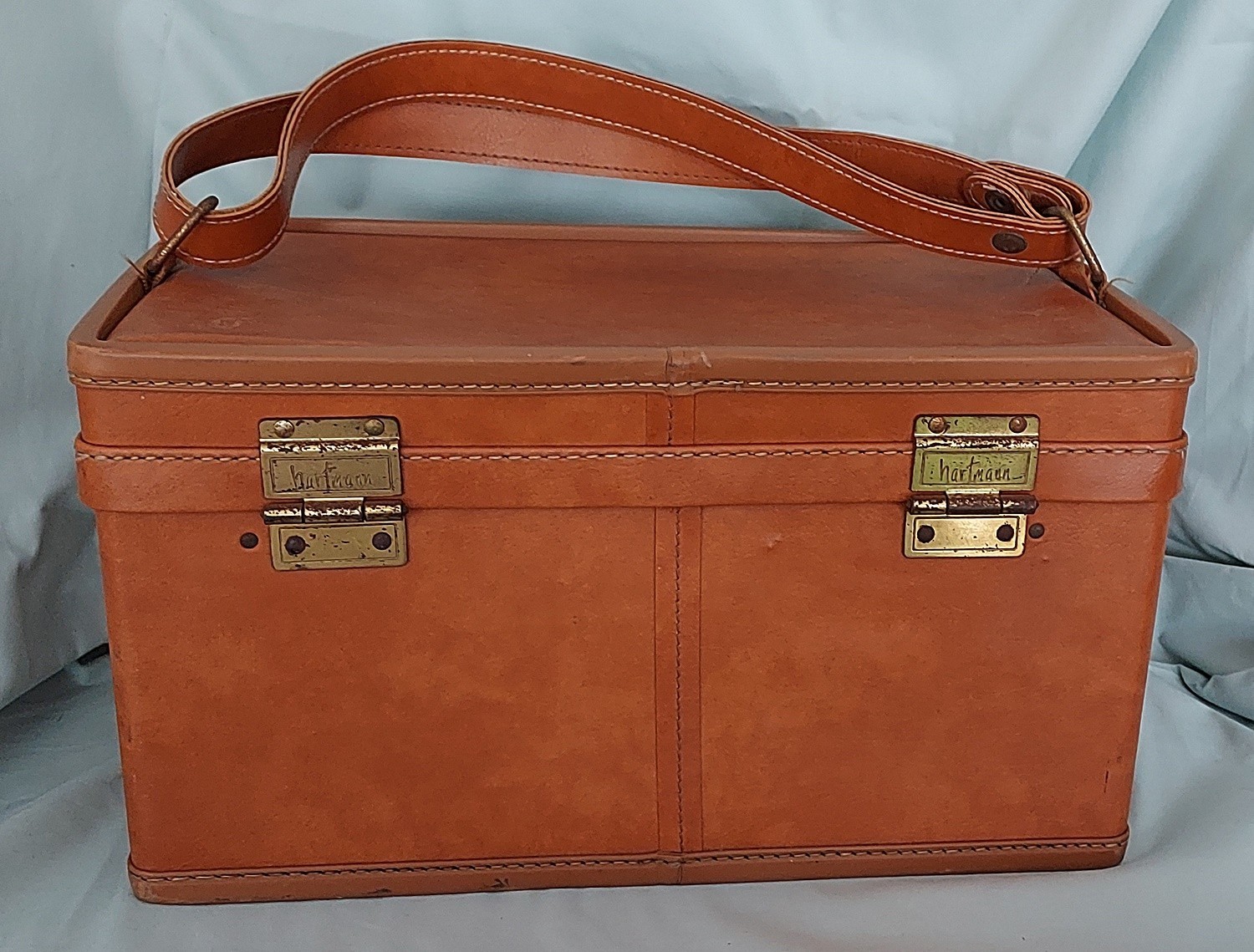 Vtg Hartmann Luggage Makeup Train Case Light Brown Faux Leather No Key