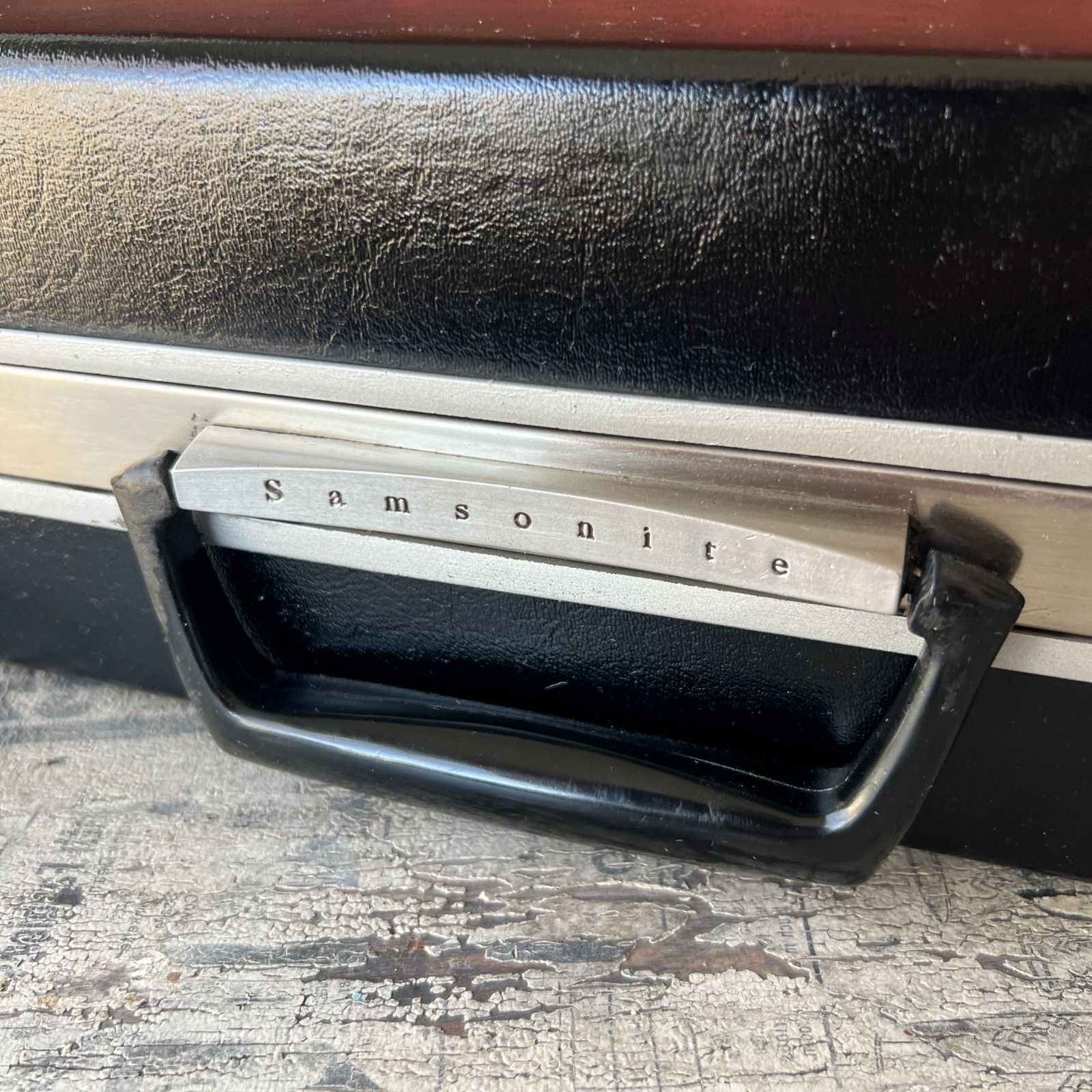 Vintage Samsonite Black Hard-Shell Briefcase With Compartments & TWA Aviation