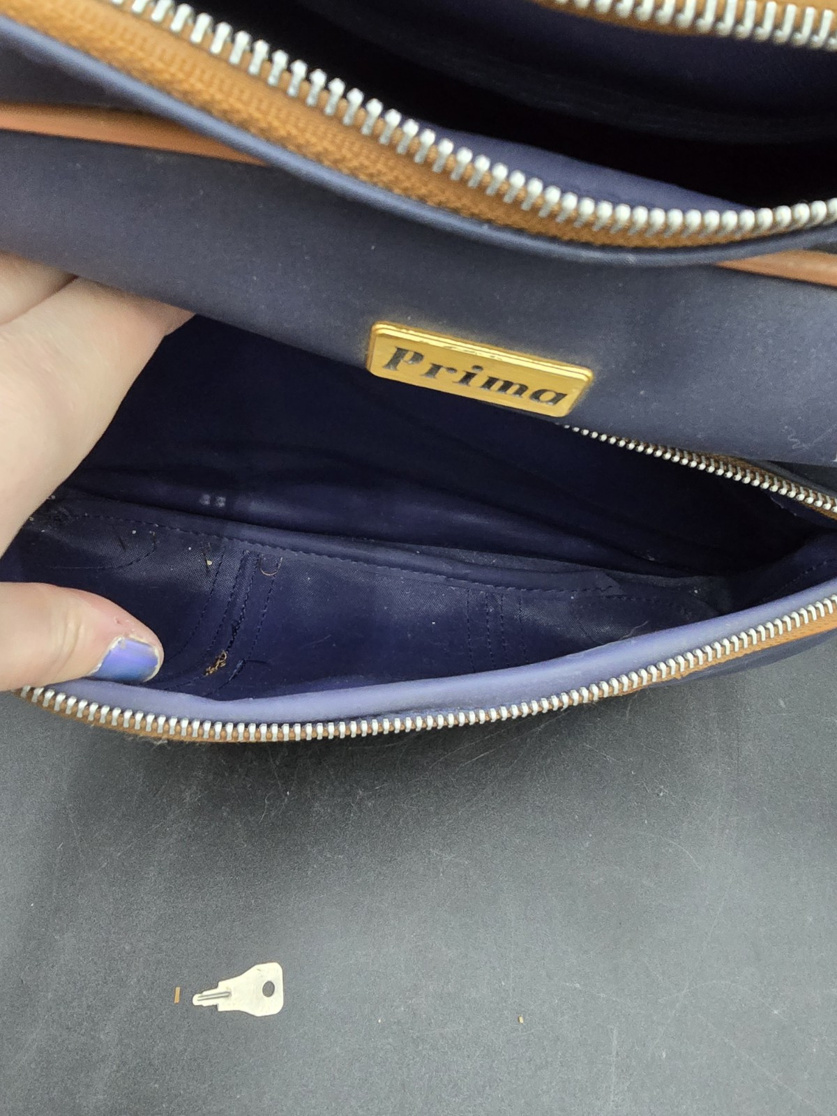 Vintage Prima Travel Bag Leather Shoulder Strap Locking With Key Luggage Zip Up