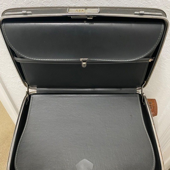 Briefcase/American Tourister/Laggage/Black/Vintage/Des PAT 189.366