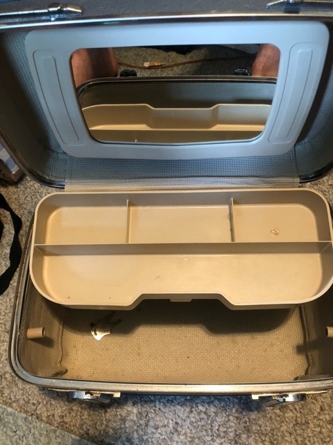 Vintage Vanity Train Case Silhouette model American Tourister HARD CASE