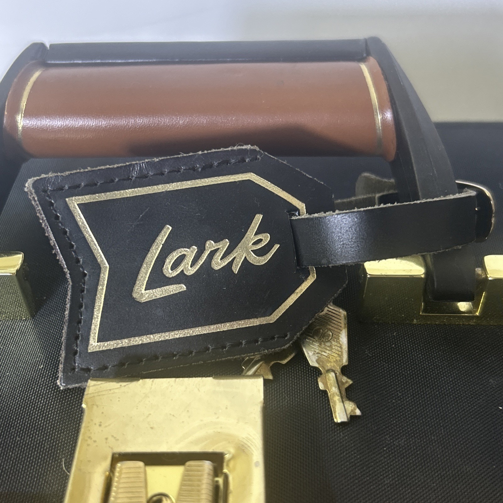 Vintage Lark Suitcase Luggage Original Keys Tag Locks 12″ x 19″ Early 1980’s