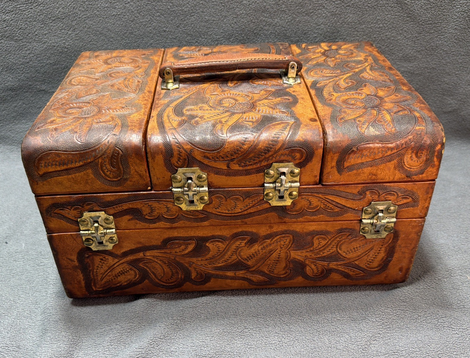 Vintage La India Bonita Mexico Tooled Train Case Leather Travel Vanity Carved
