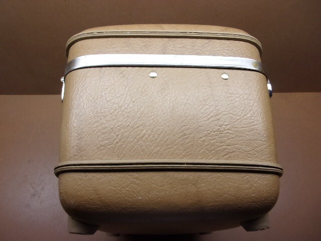 AMERICAN TOURISTER Tan Ladies Make-Up Train Case w/Adjustable Mirror No Key/Tray