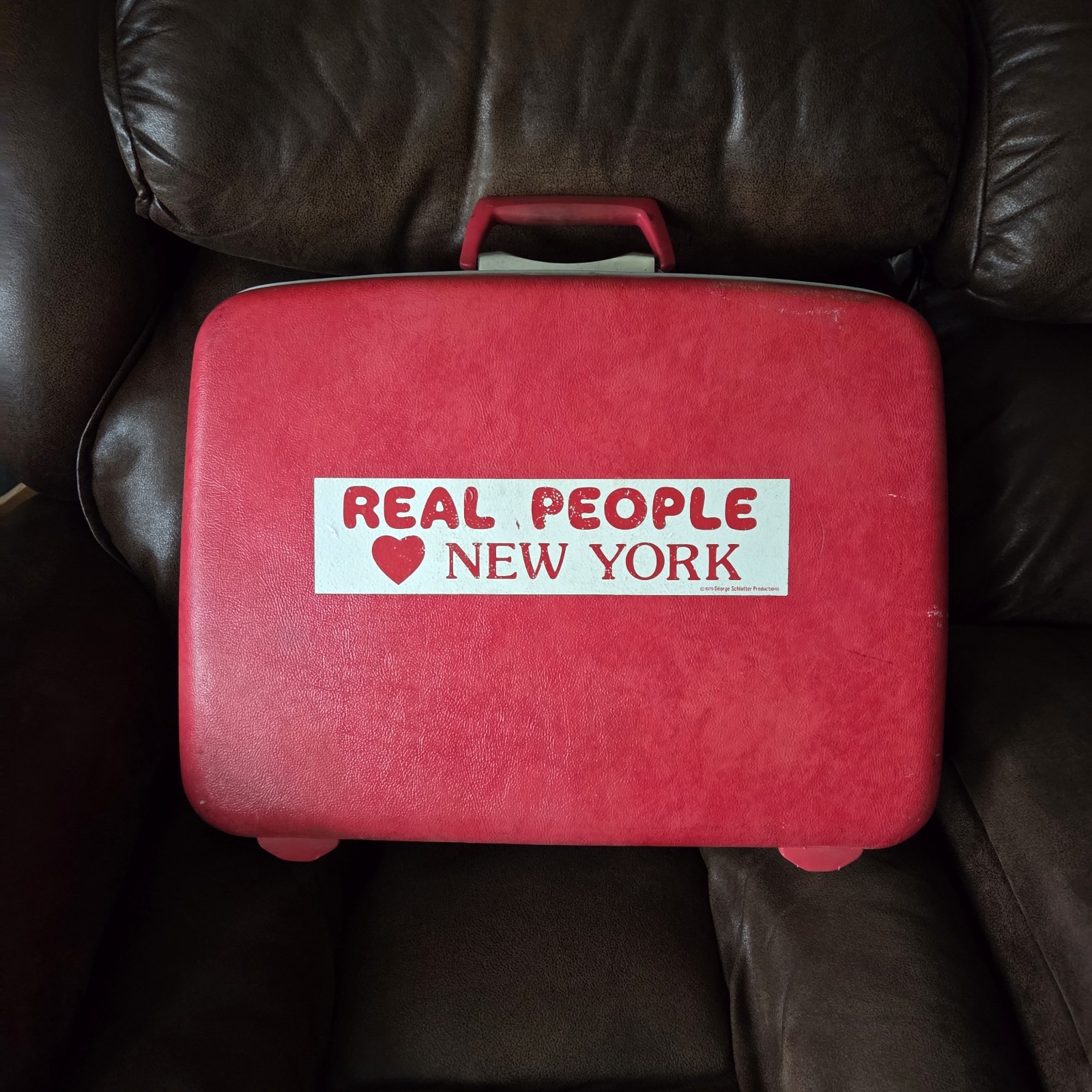 VTG Samsonite RED Hard Case Luggage “REAL PEOPLE ❤️ NEW YORK” George Schlatter