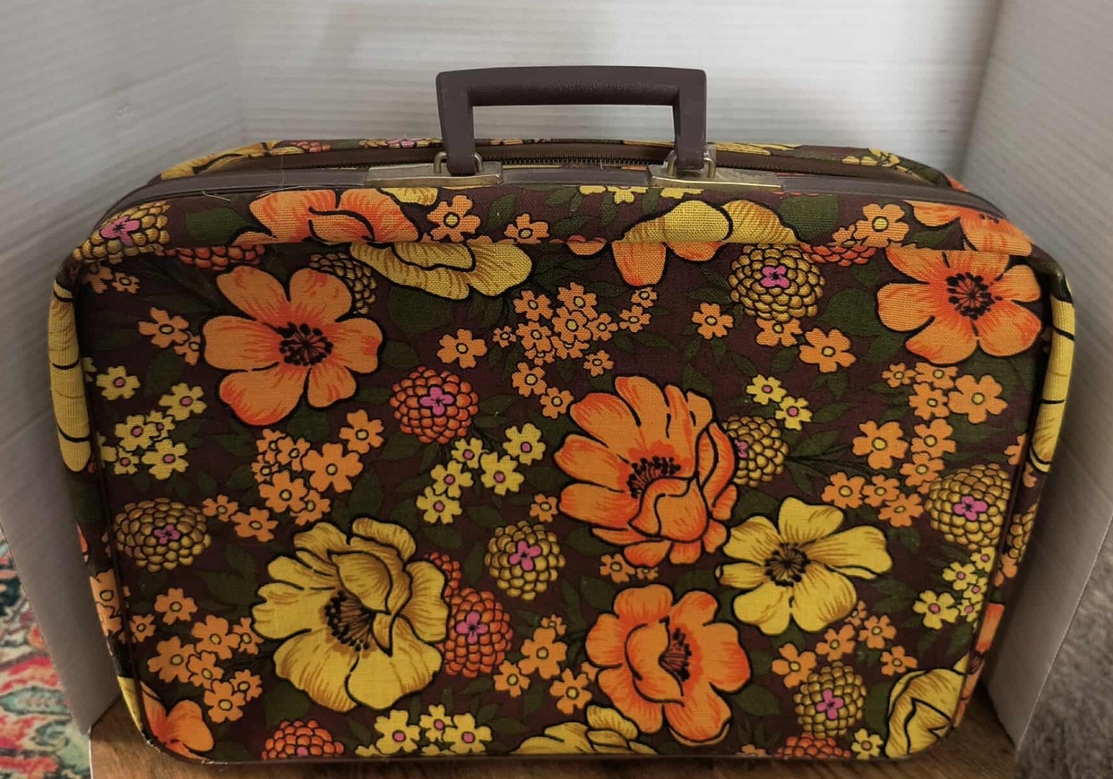 VINTAGE 1960’S FLORAL OVER NIGHT CARRY-ON LUGGAGE & KEY – JAPAN