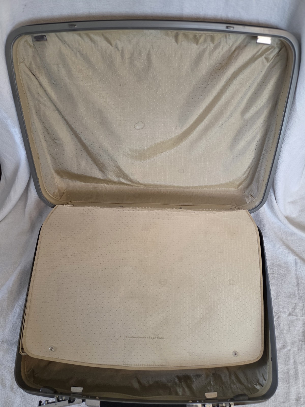 Vtg Samsonite Silhouette Brown Hardside Suitcase Luggage 22″