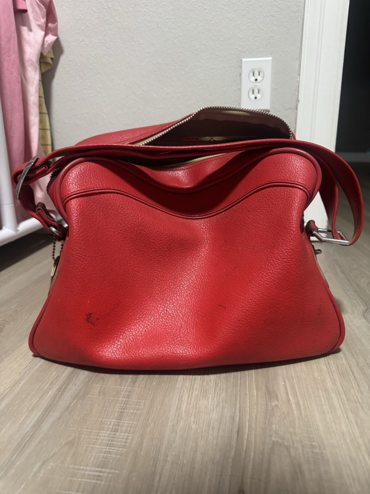 Vintage American Tourister Escort Shoulder Tote Red Carry-on Overnight Bag