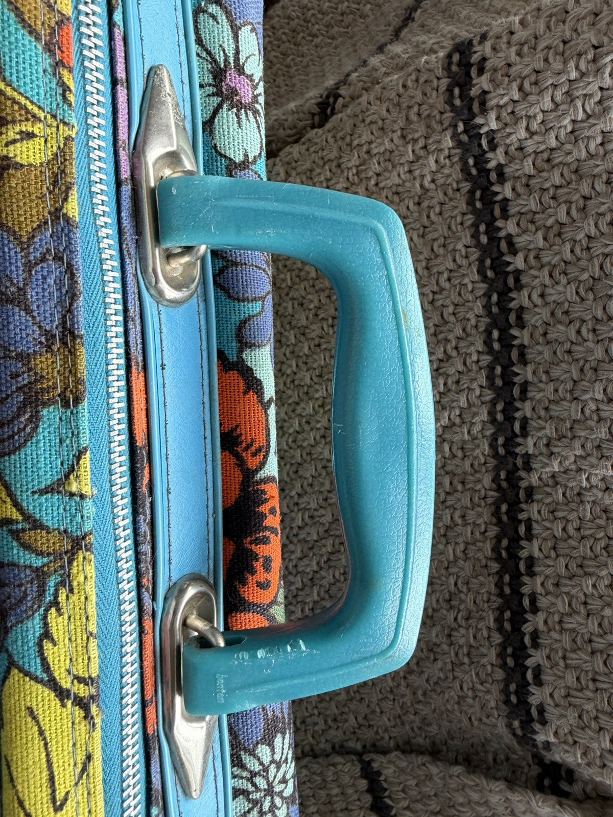 Vintage Retro Groovy Flower Power 60s/70s Bantam Travelware Suitcase