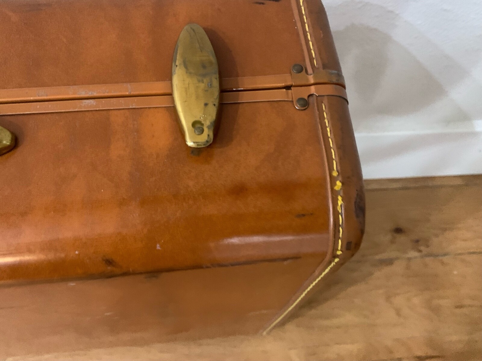 VINTAGE SUITCASE, Samsonite luggage, Travel Bag, Overnight bag, leather suitcase