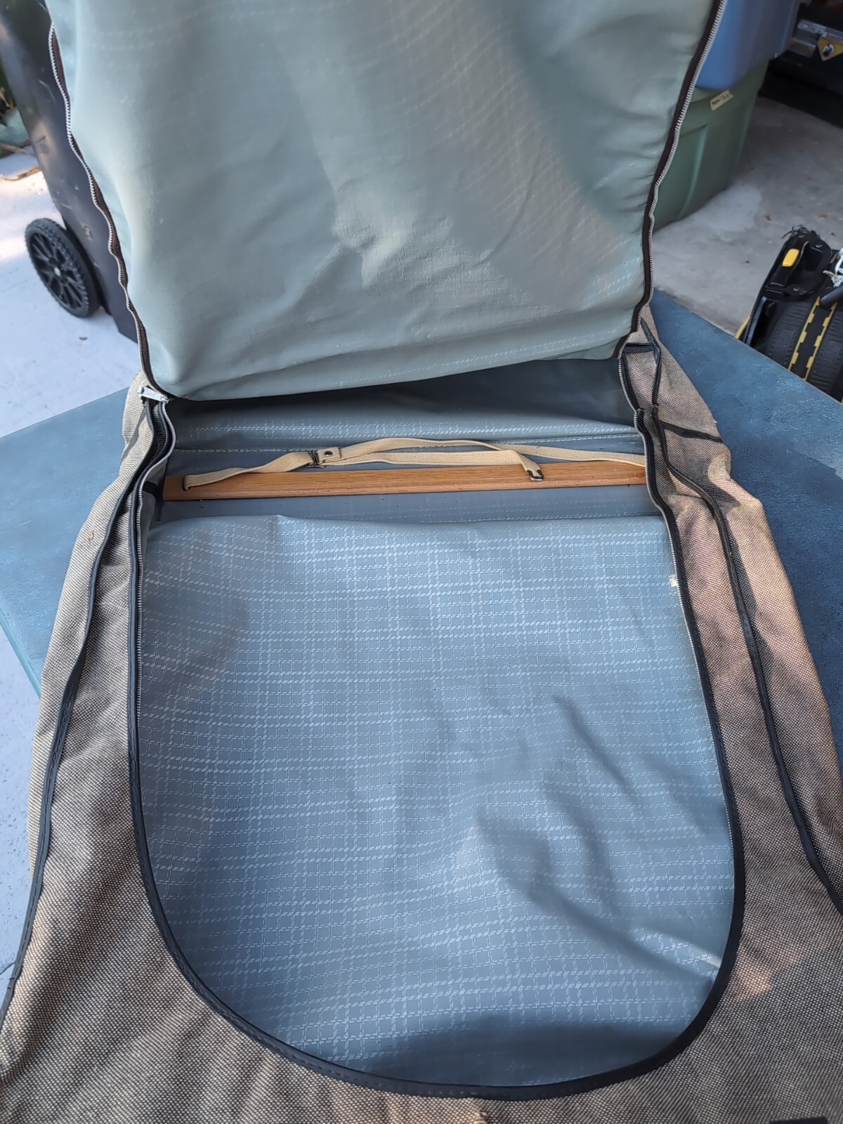 Atlantic – Texture Patterned Hanging Garment Bag – Est 1970 Collectible Vintage