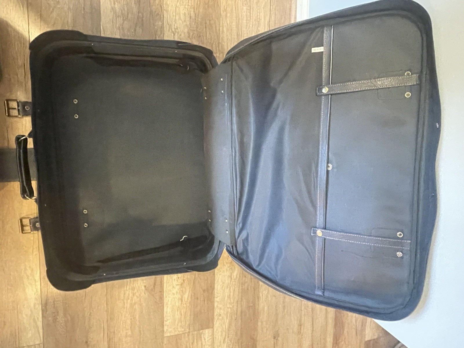 Vintage Traveler’s Choice Members Choice 3 Piece luggage set