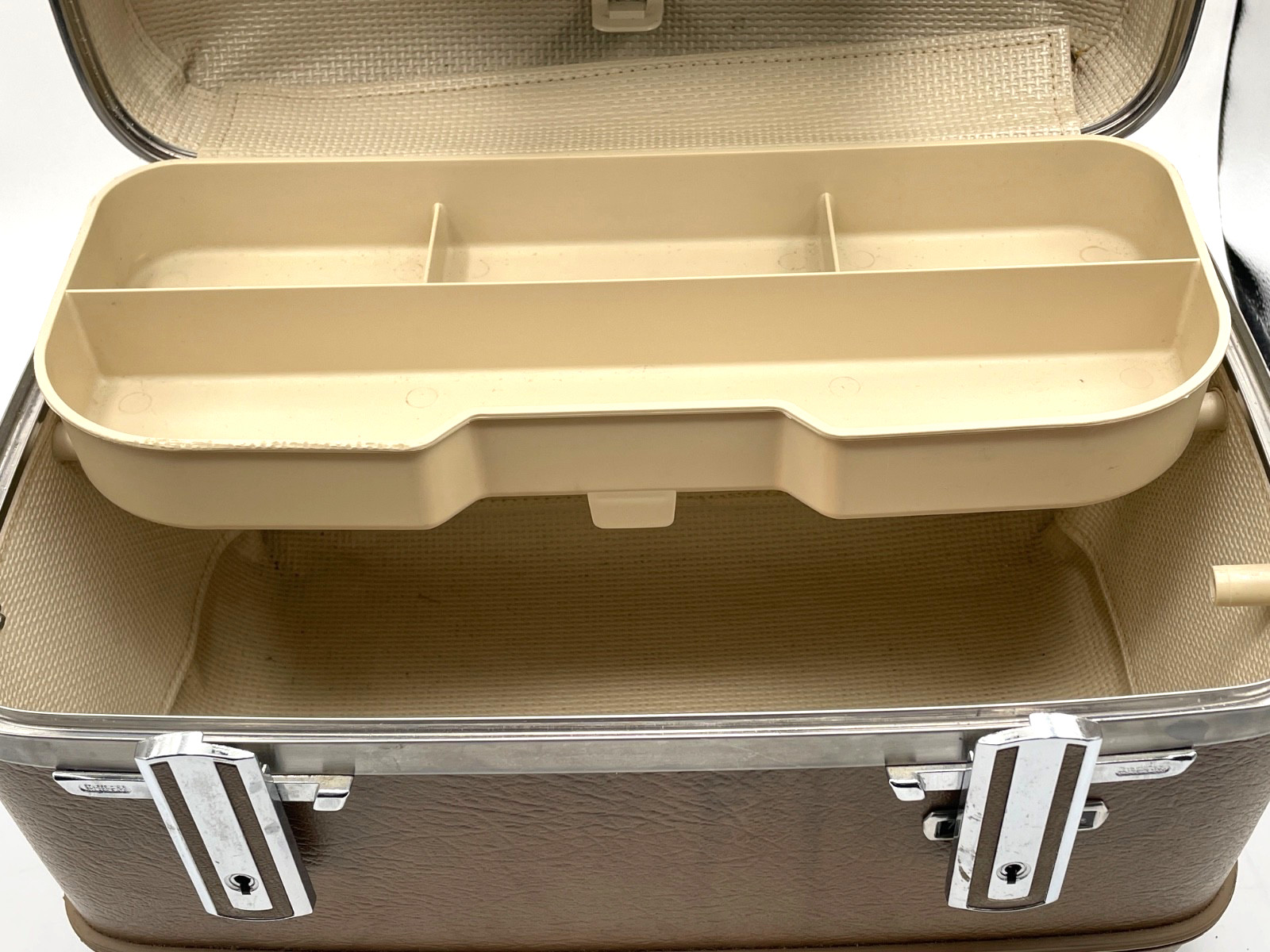 Vintage American Tourister Vanity Travel Train Case 14″ Brown Hard Shell Chrome