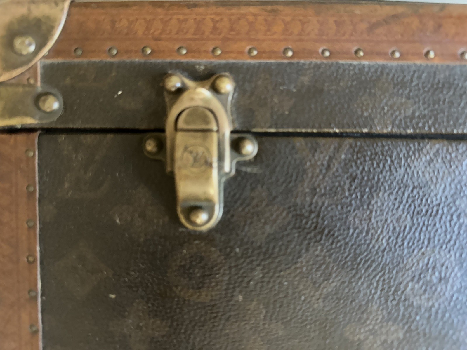 Authentic 1930s Louis Vuitton Bisten Suitcase – 25.5” – Working Locks – RARE SFA