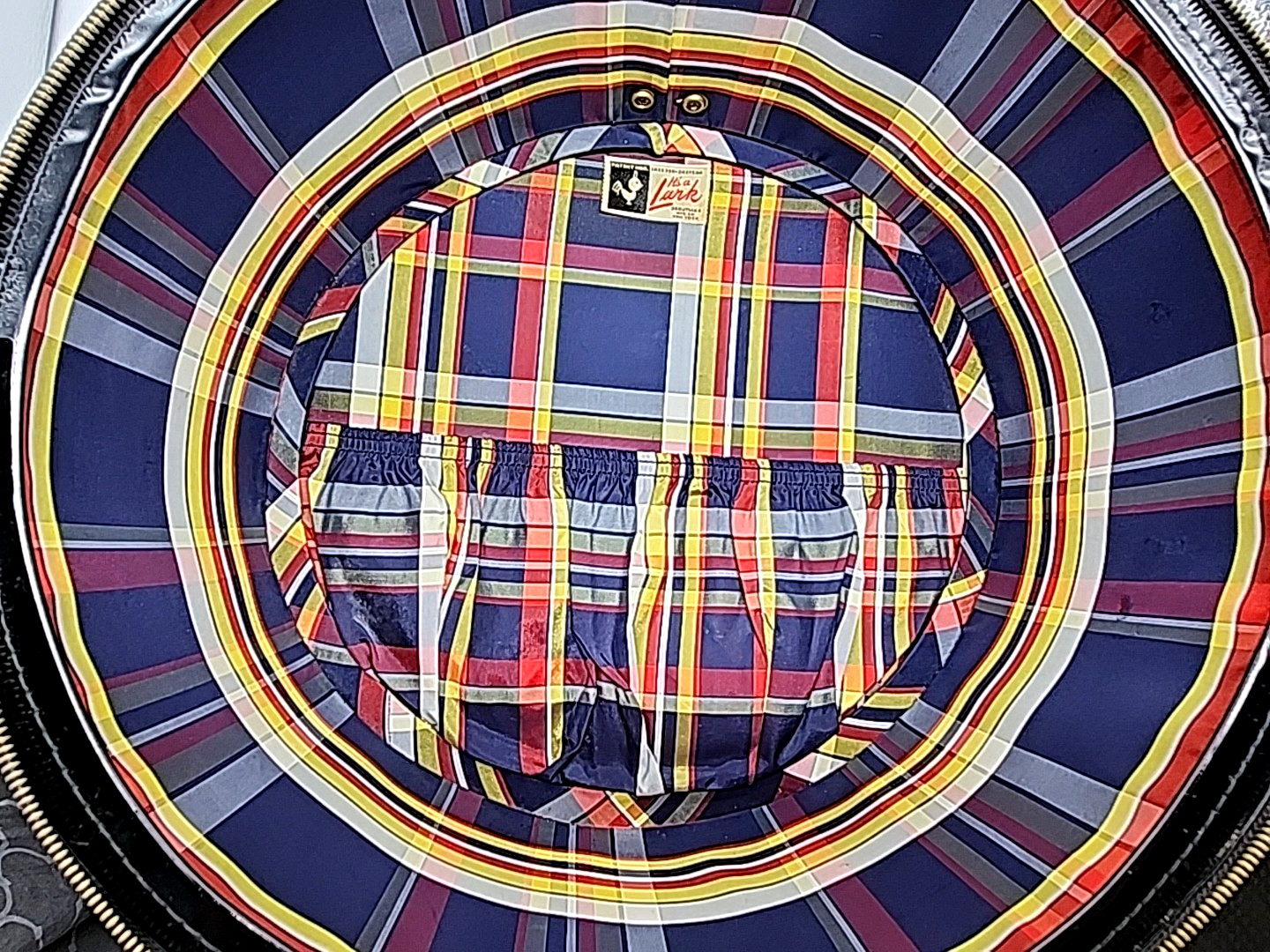 Vintage Lark Droutman NY Round Black Hat Box Train Luggage Plaid Interior