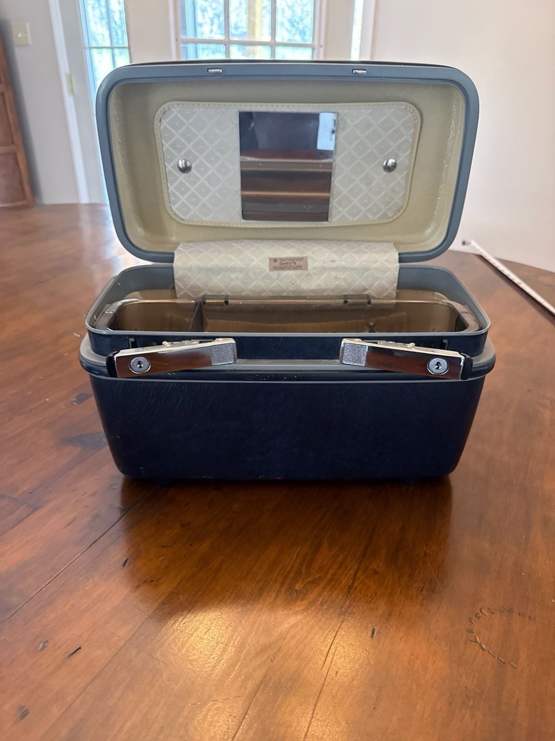 Vintage Samsonite Sentry II Navy Blue Train Case Makeup Trunk with Mirror