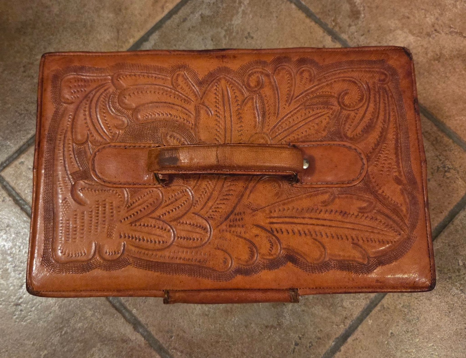 Vtg Hand Tooled Leather Brown Train Case Cosmetic Jewelry Pocket 40’s