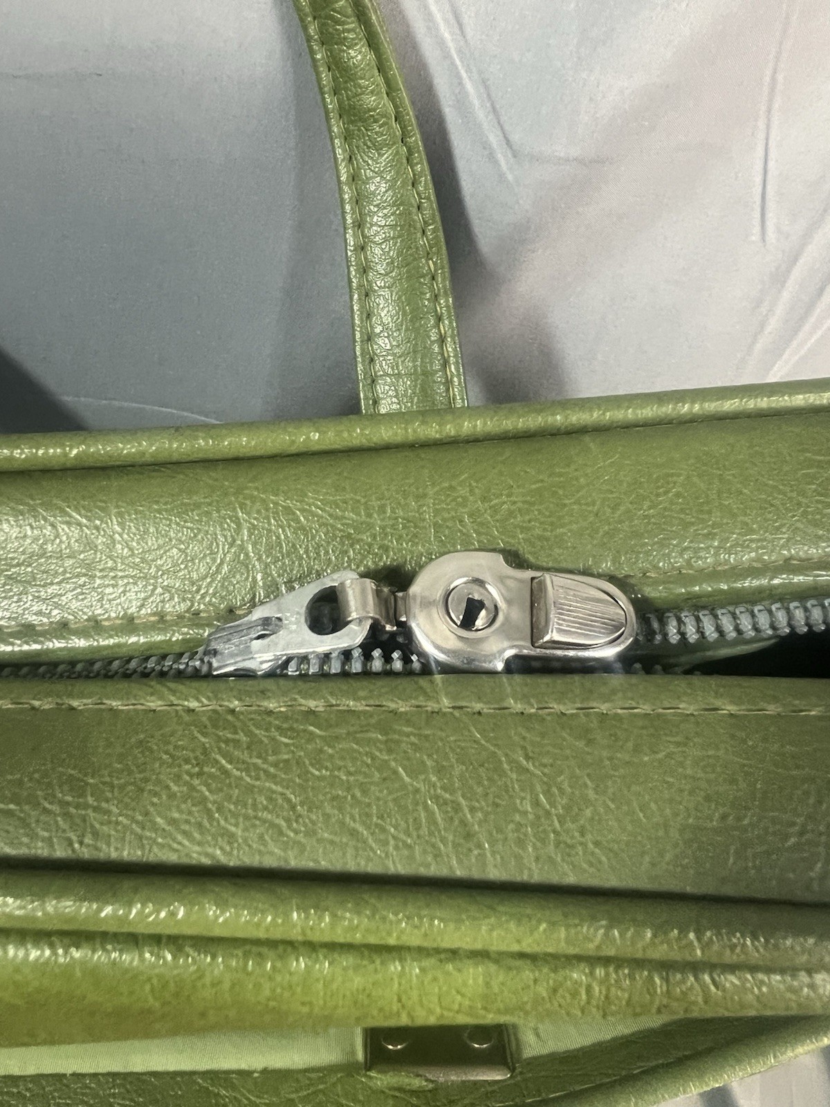 Vintage Samsonite Silhouette Denver, CO Green Zipper Carry-on Train Bag Handles